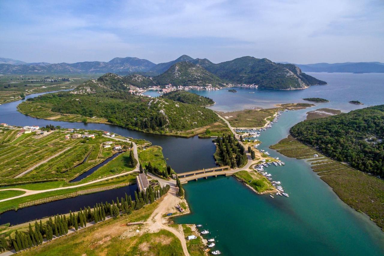 Apartments By The Sea Blace, Neretva Delta - Usce Neretve - 16068 Екстер'єр фото
