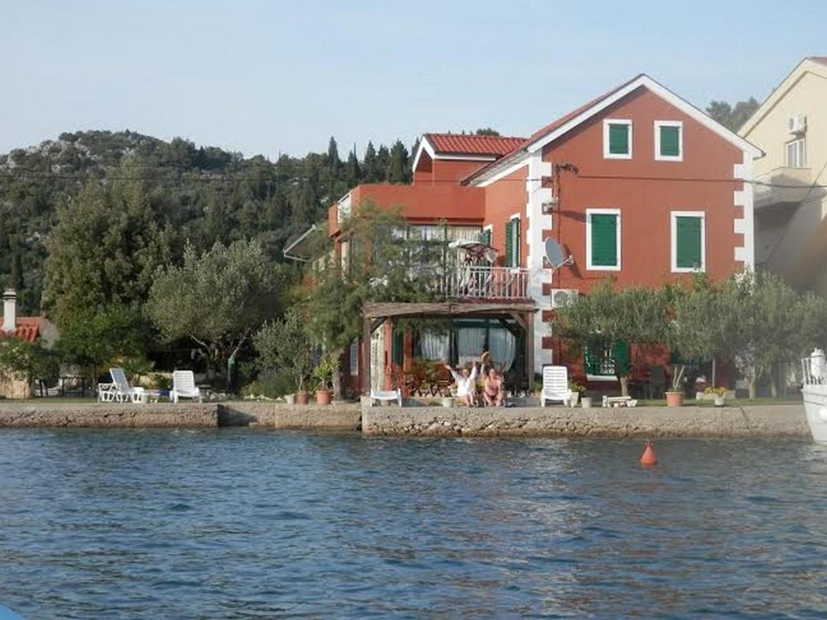 Apartments By The Sea Blace, Neretva Delta - Usce Neretve - 16068 Екстер'єр фото
